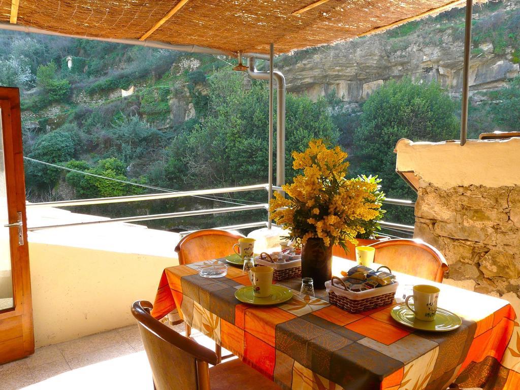 Appartamento Il Ruscello Dolceacqua Camera foto