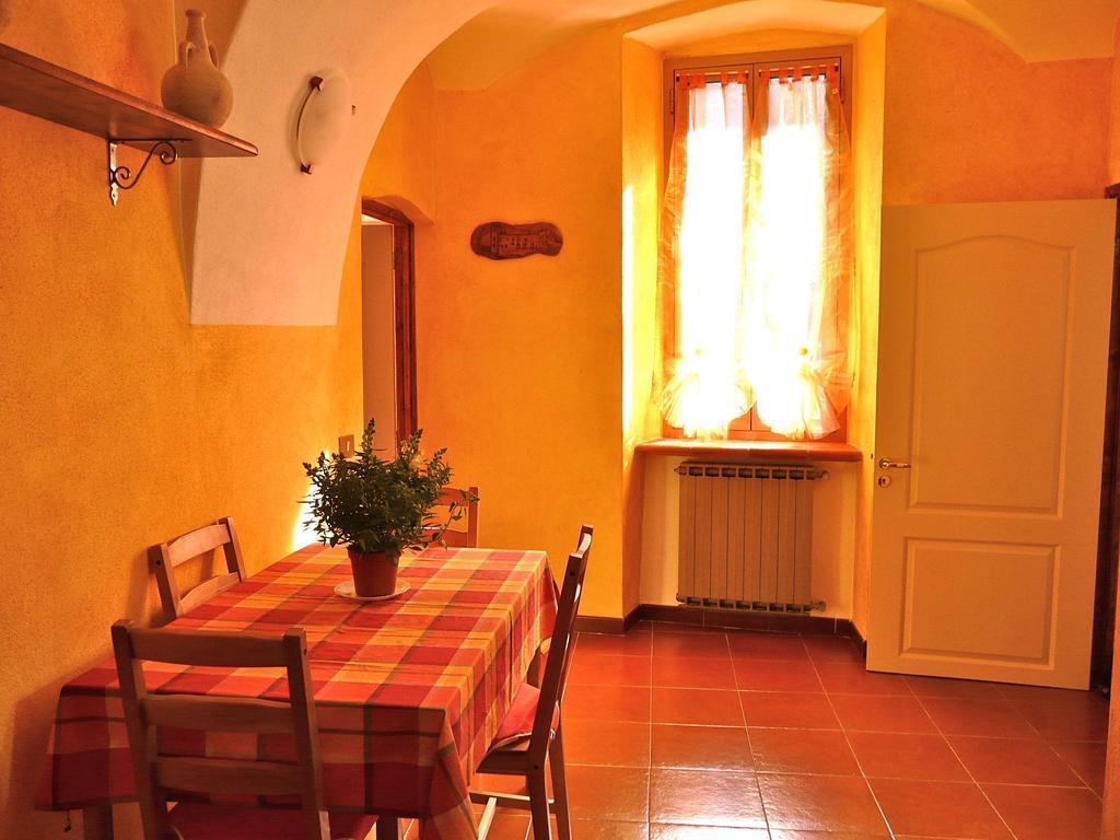 Appartamento Il Ruscello Dolceacqua Camera foto